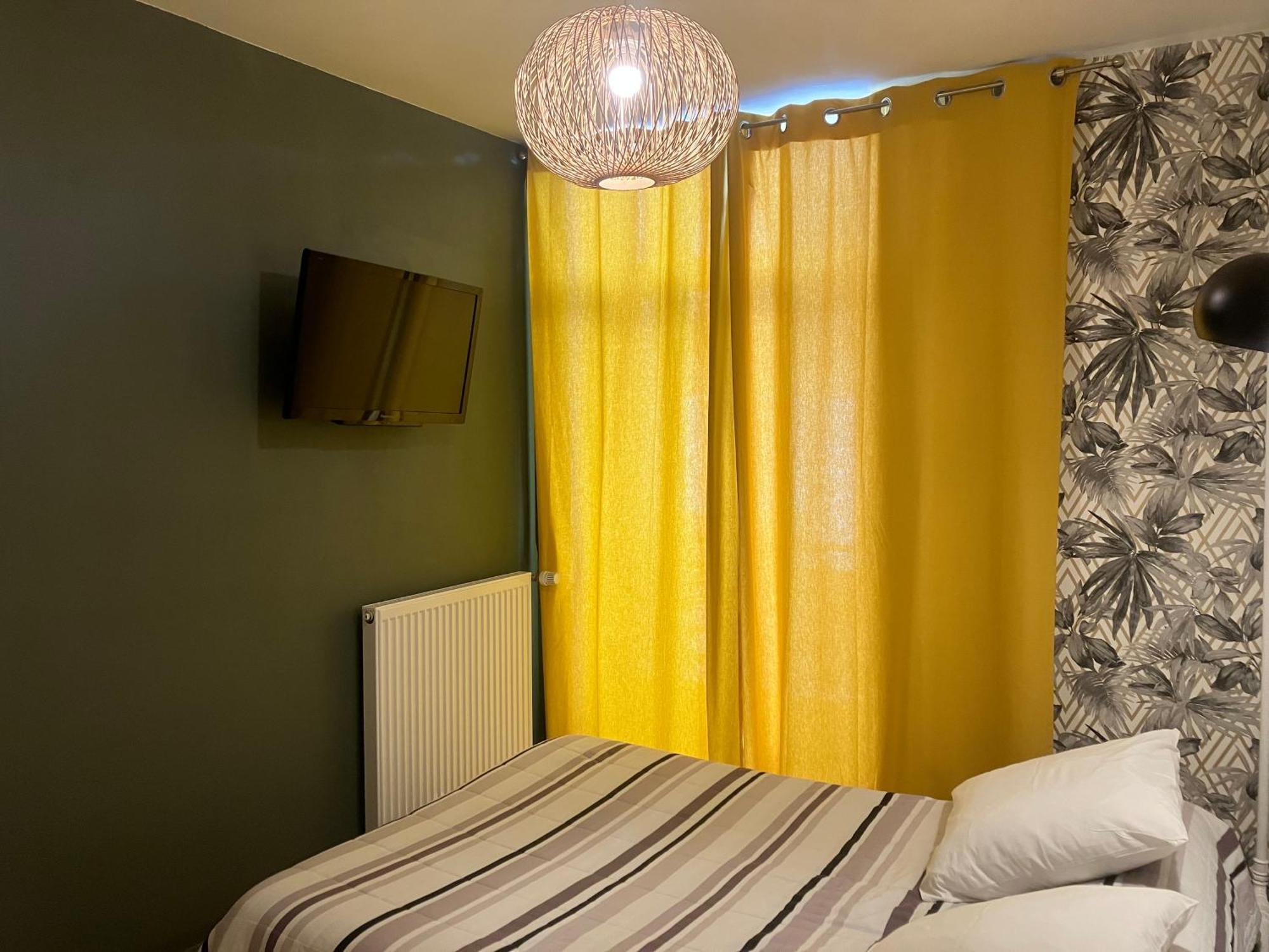 Hotel Du Nord Chambres Familiales Fontaines  외부 사진